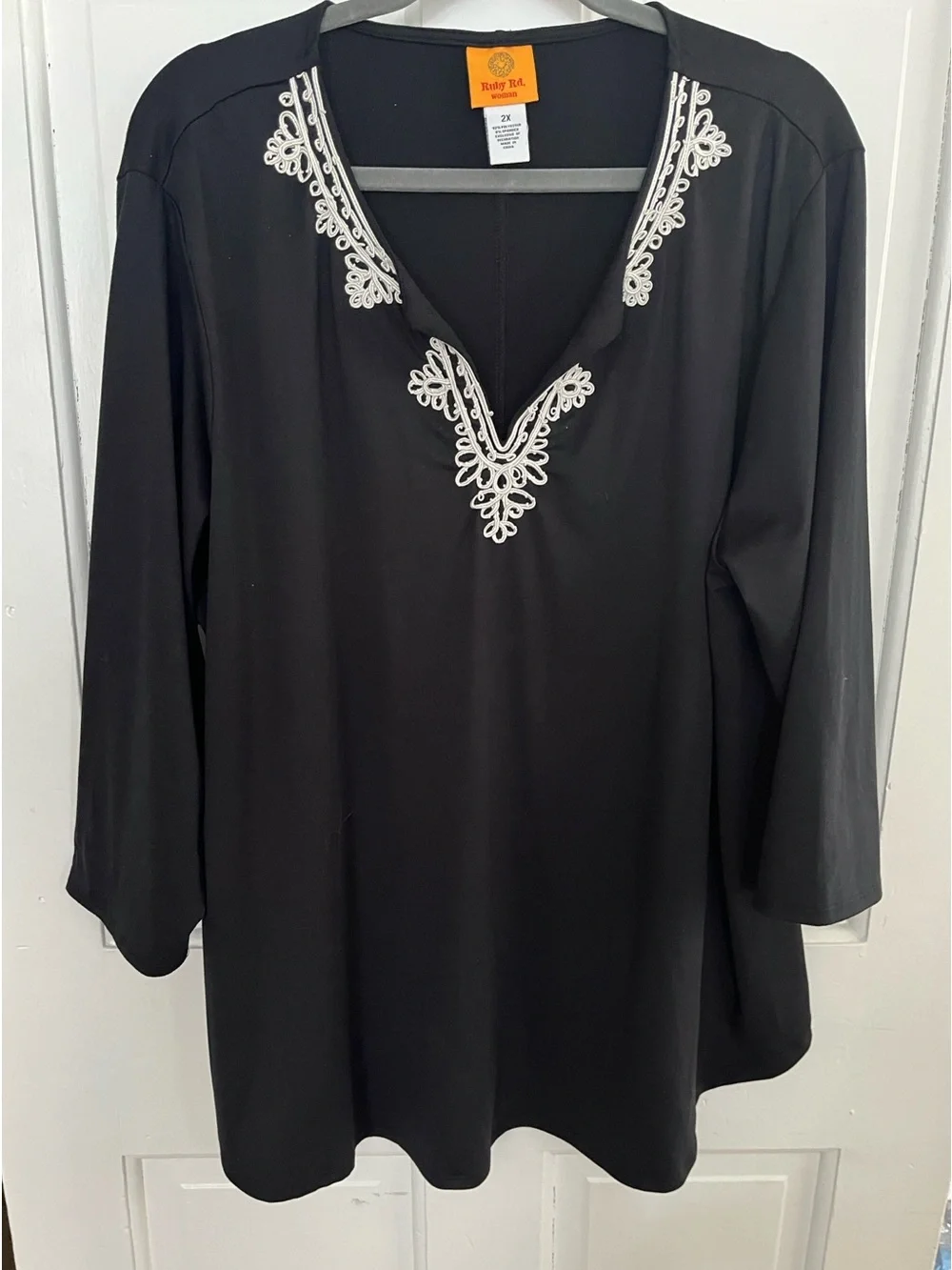 Ruby Rd. Woman 2X Black Knit Top White Soutache Trim Split Front Neckline